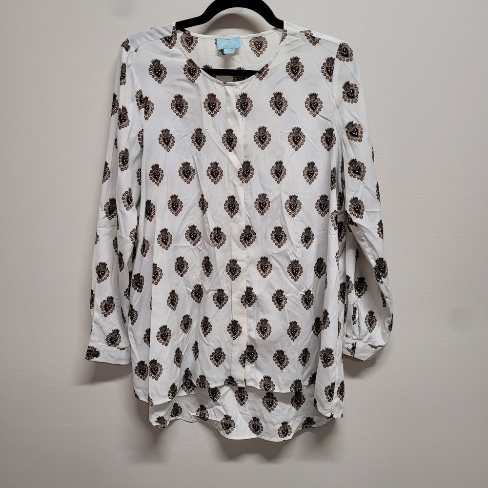 CeCe Cynthia Steffe Womens Medium White Sacred Heart Print Hidden Button Blouse